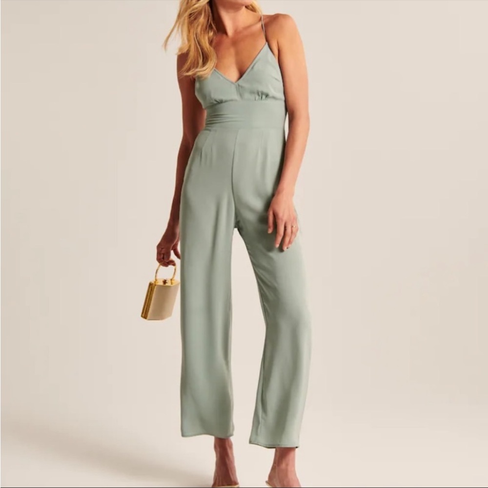 Abercrombie women’s crossback jumpsuit